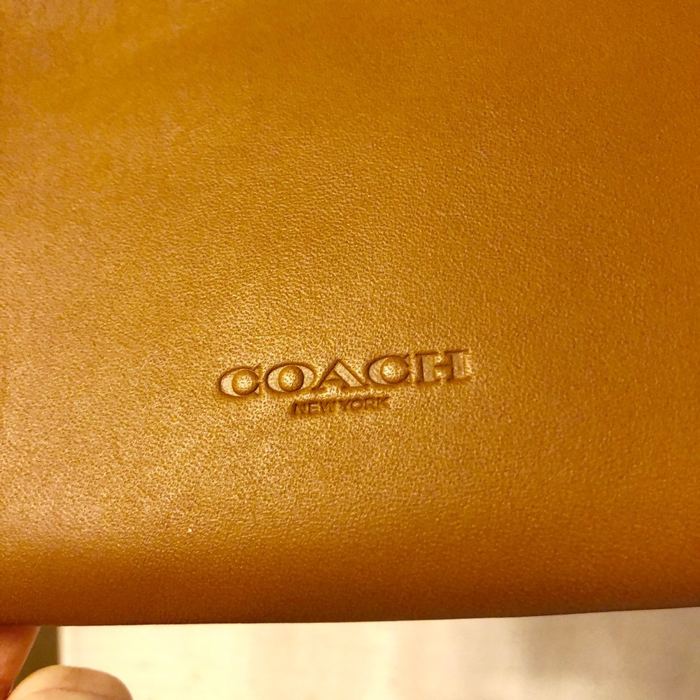 🆕Coach wristlet! Ultra Soft leather-Brand new🆕 - Picture 4 of 8